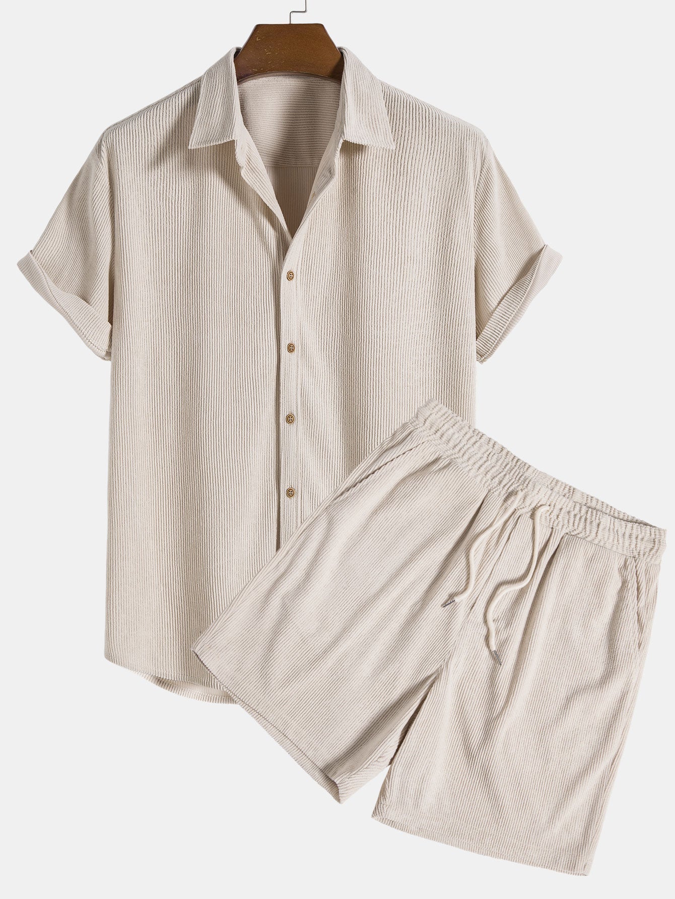 Camisa de botones y pantalones cortos
