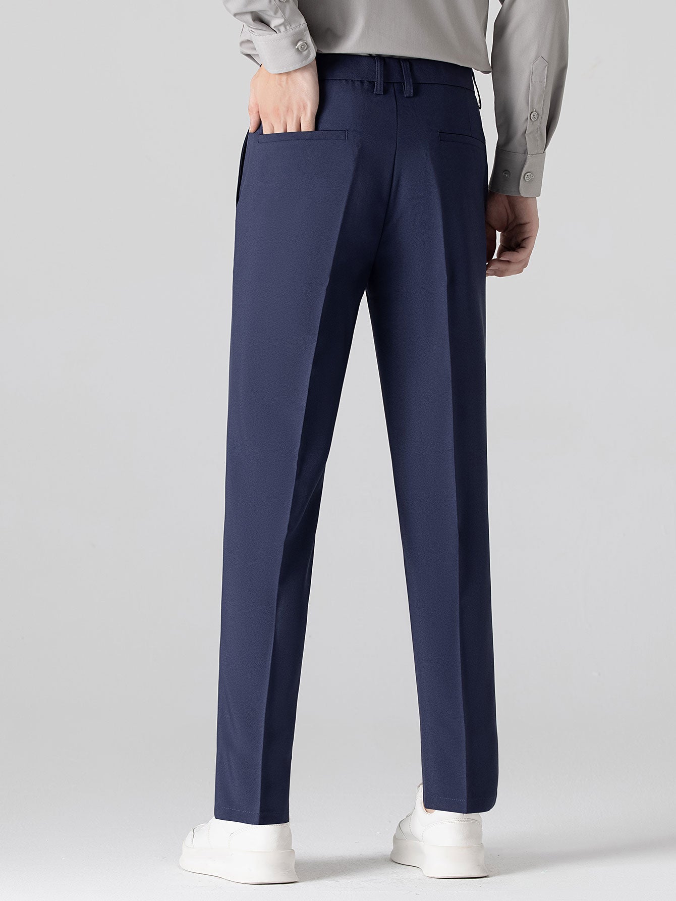 Polo de jacquard en contraste y pantalones ajustados de corte cónico