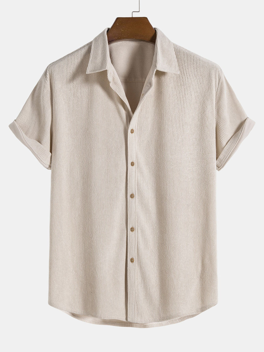 Camisa de botones y pantalones cortos