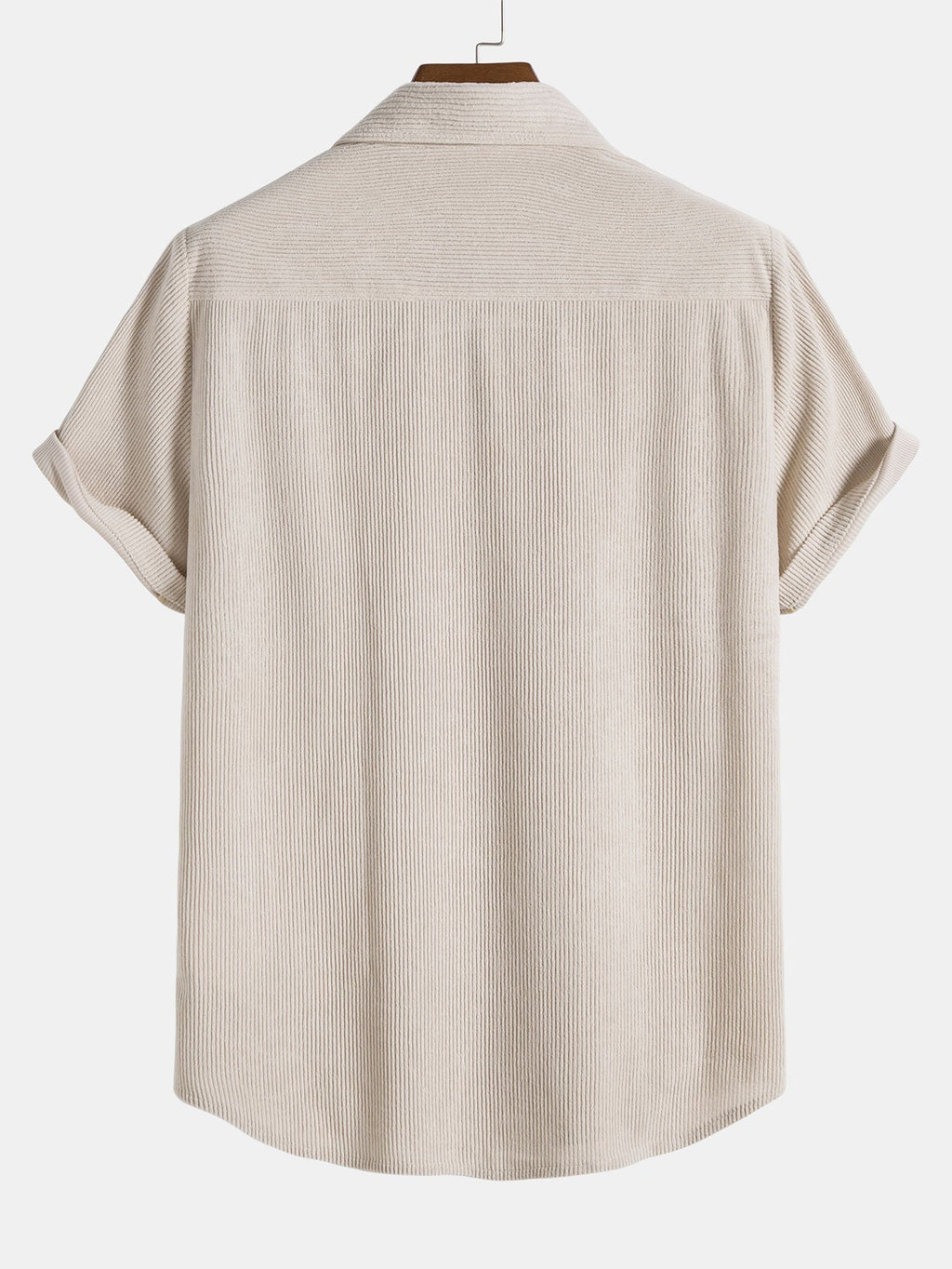 Camisa de botones y pantalones cortos