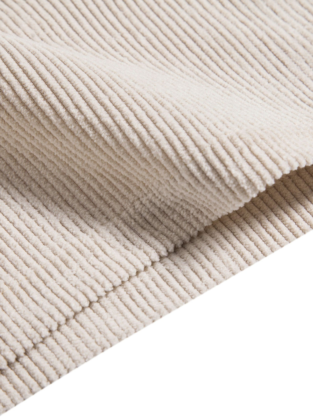 Camisa de botones y pantalones cortos