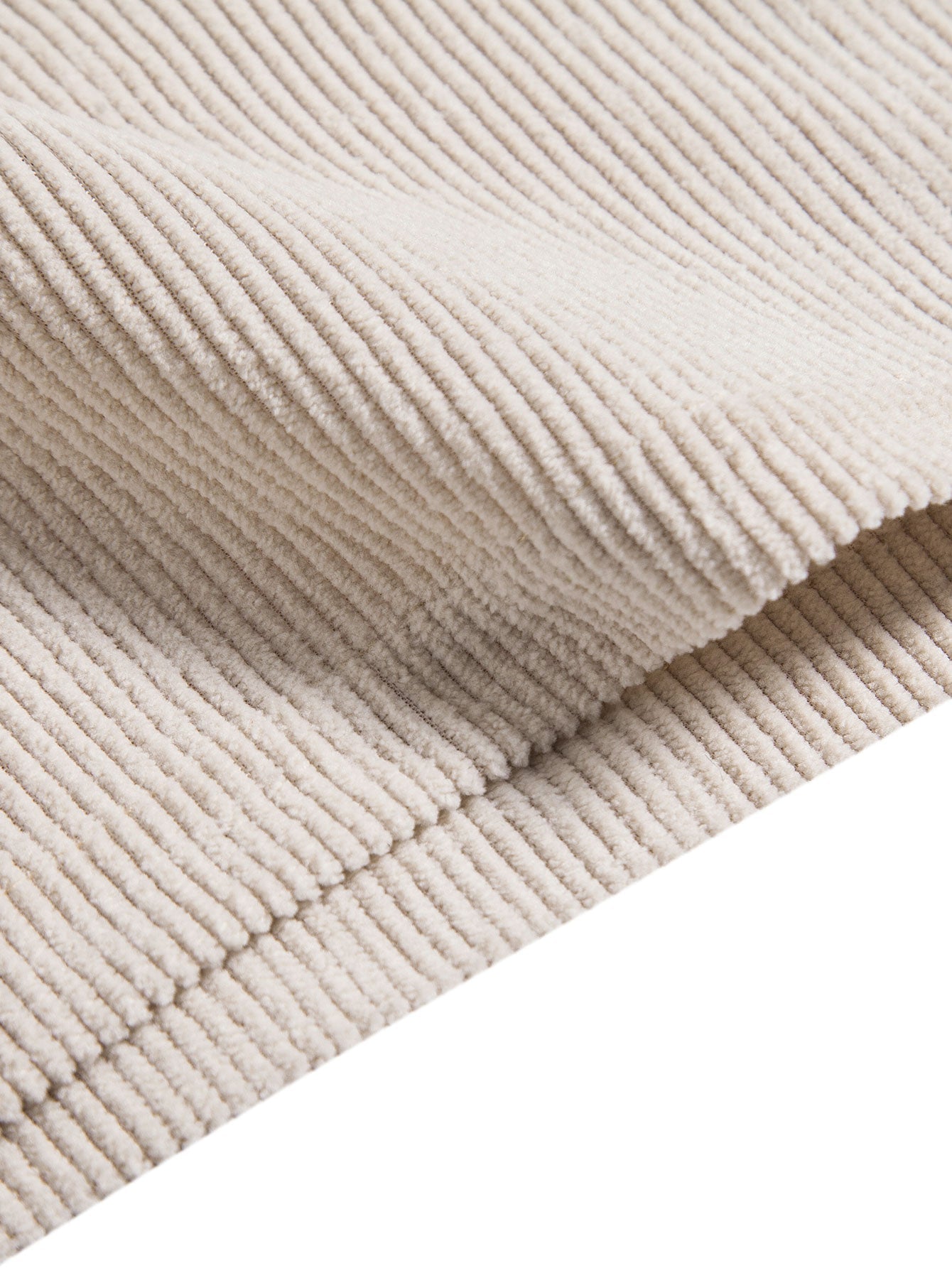 Camisa de botones y pantalones cortos