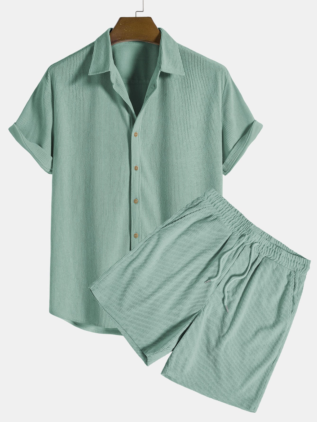 Camisa de botones y pantalones cortos