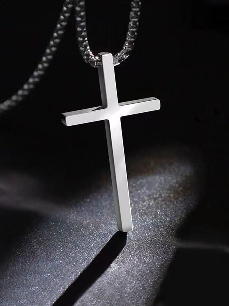 Collar con colgante de cruz simple