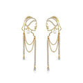 Chica con aretes de perlas